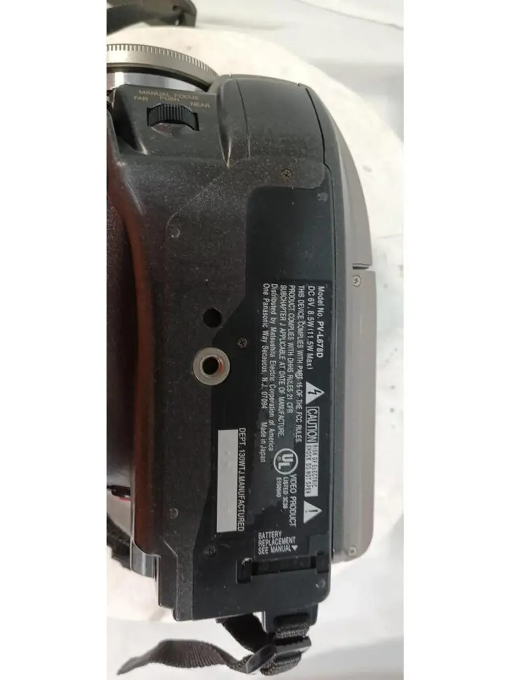 Panasonic PV-L678 Palmcorder Palmsight VHS-C Camcorder 23x Zoom Pre-Owned